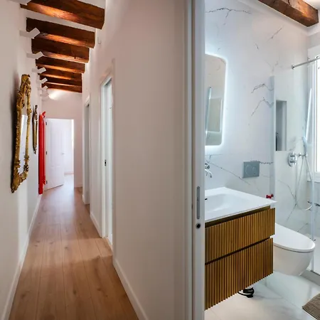 Ramblas Waterfront דירה *