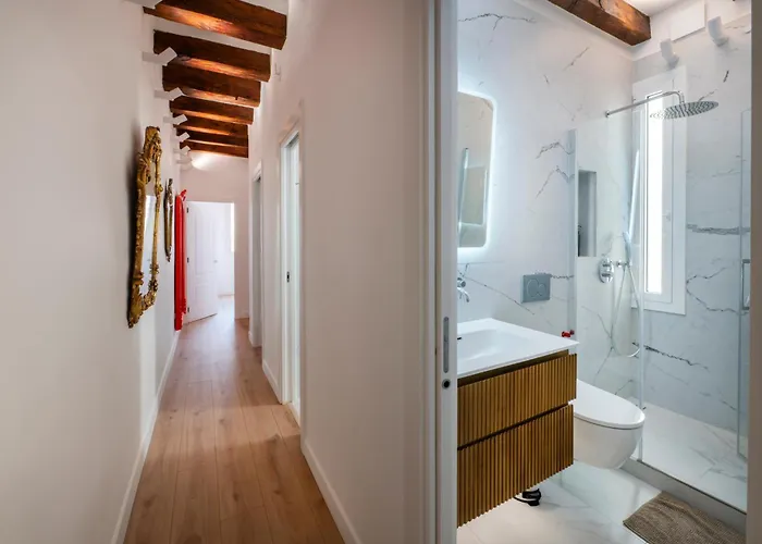 Ramblas Waterfront דירה *